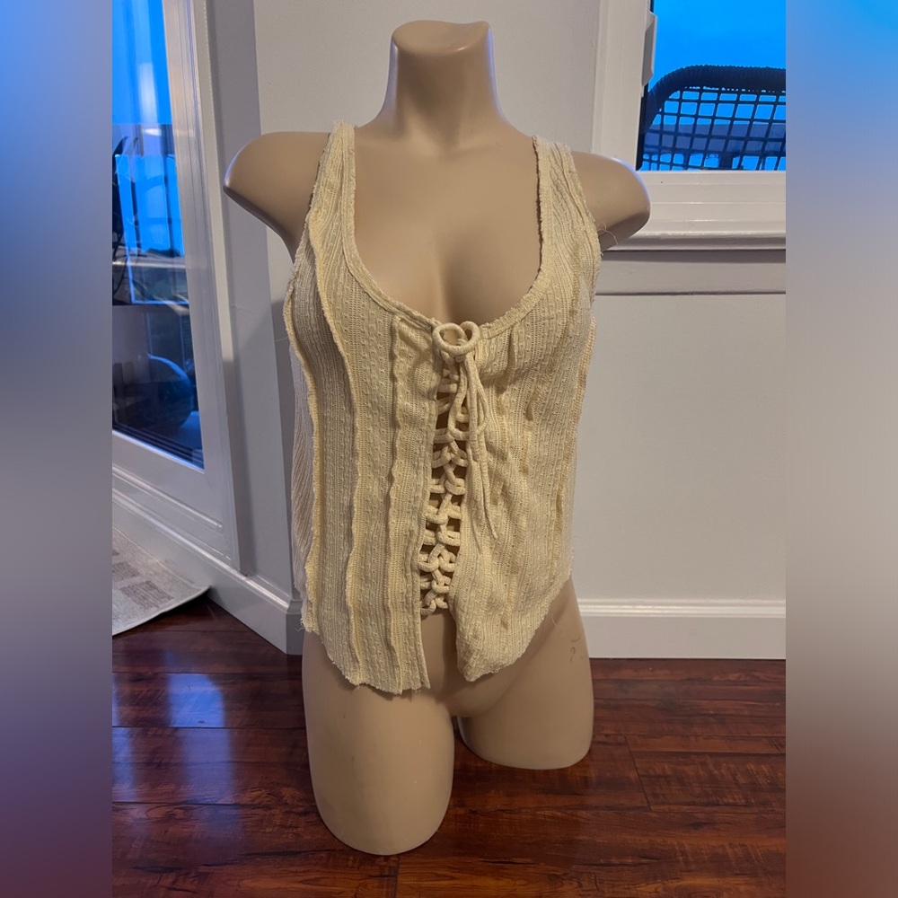 Vici lace up top